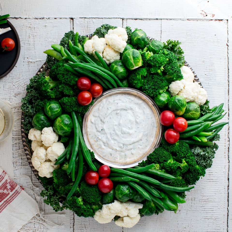 Eating Well Crudité Vegetable Wreath